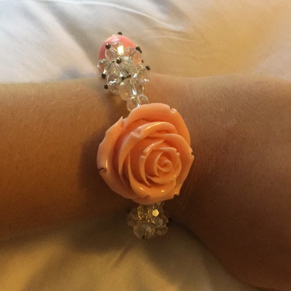 Pretty Rose bracelet - Picture 2 of 6